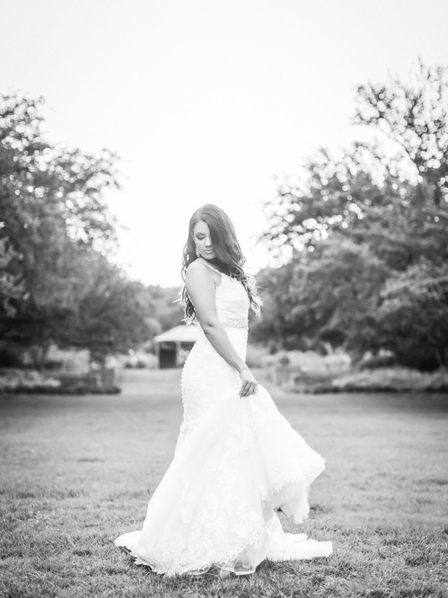 J'lainne Reznik bridal photography in Fort Worth Texas at the Fort Worth Botanical Gardens